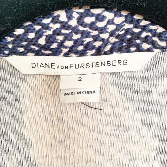 Diane Von Furstenberg Jeanne Two Snake Print Silk Jersey Wrap Dress Size 2 - Picture 5 of 8